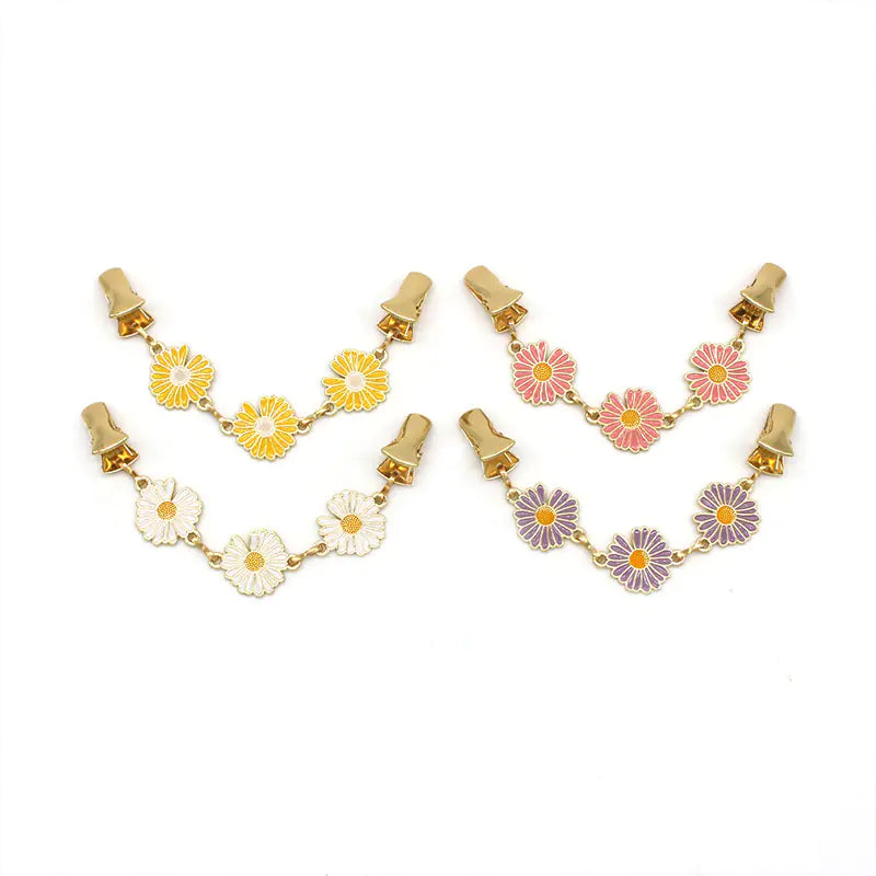 Daisy Brooch Pin with Alloy Scarf Clip for Fashion