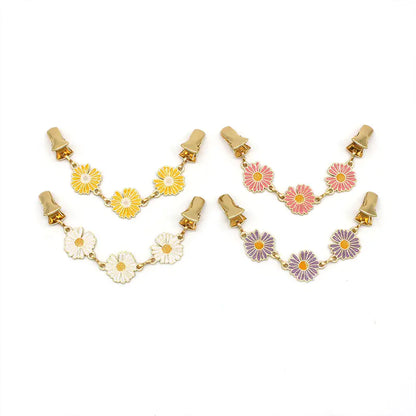 Daisy Brooch Pin with Alloy Scarf Clip for Fashion