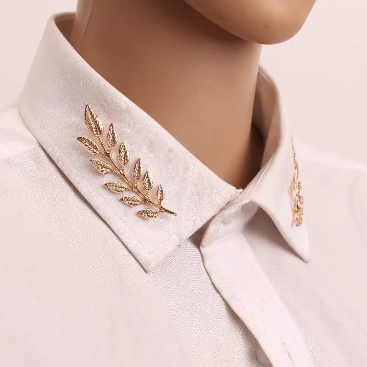 Unisex Vintage Leaf Brooch in Gold and Silver