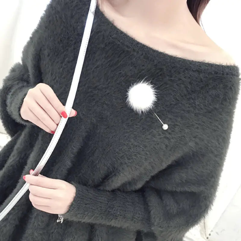 Mink Fur Brooch with Creative Pearl Pom-Pom Design