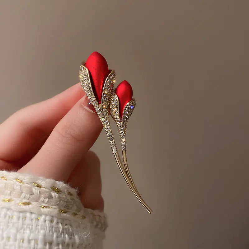 Diamond Inlaid Rose Tulip Brooch with Elegant Design
