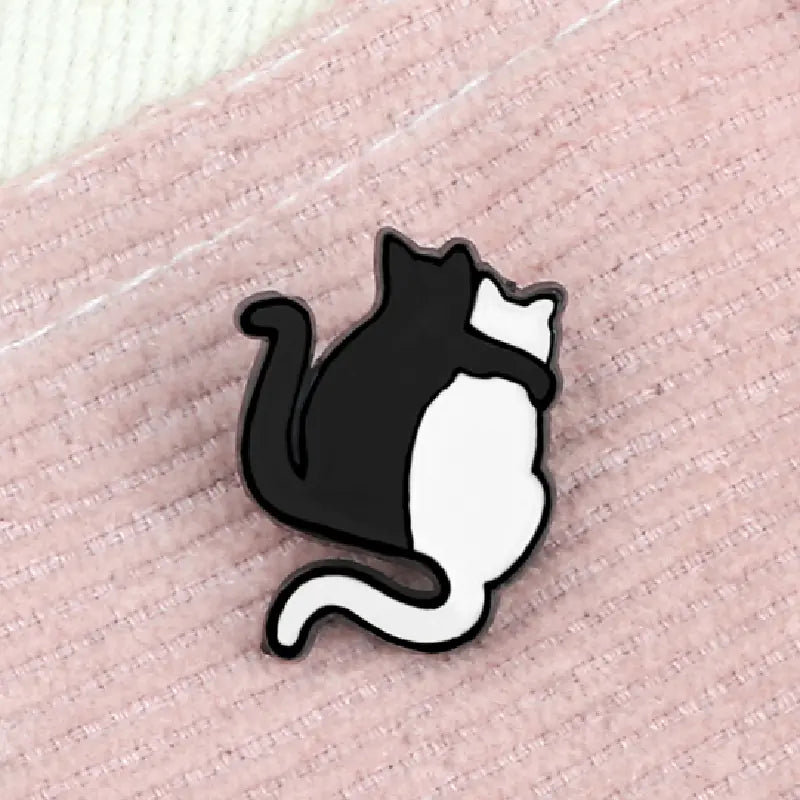 Black and White Cat Alloy Badge Brooch for Students