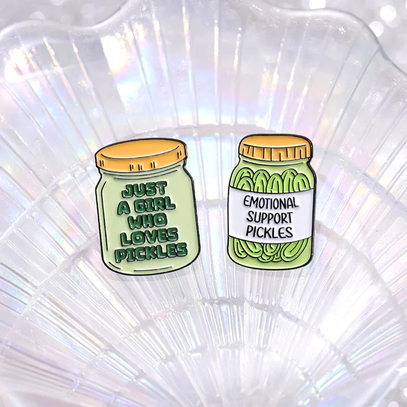 Cute Green Pickled Cucumber Brooch – Fun Vegetable Zinc Alloy Pin Badge