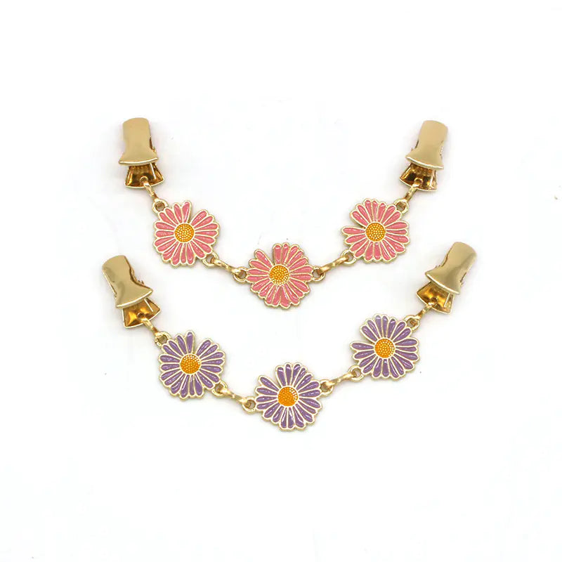 Daisy Brooch Pin with Alloy Scarf Clip for Fashion