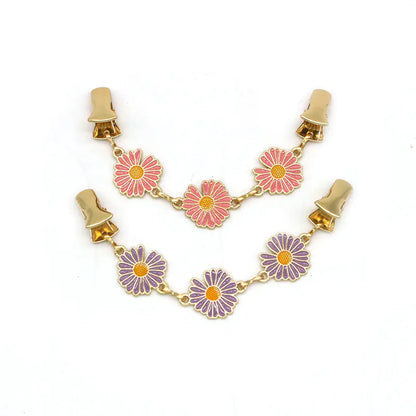 Daisy Brooch Pin with Alloy Scarf Clip for Fashion