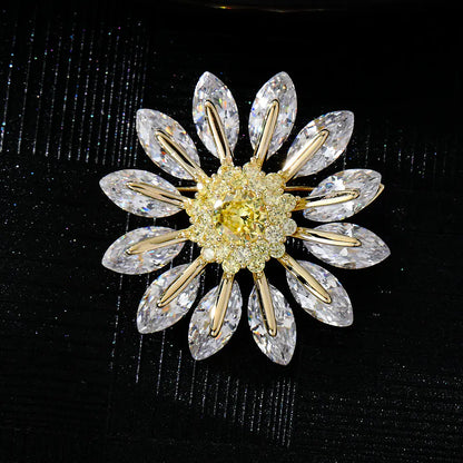 New Rotatable Zircon Daisy Brooch for Coats and Suits