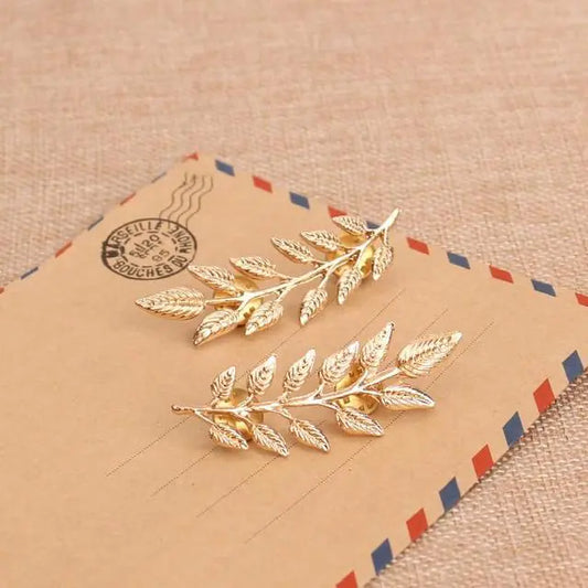 Unisex Vintage Leaf Brooch in Gold and Silver