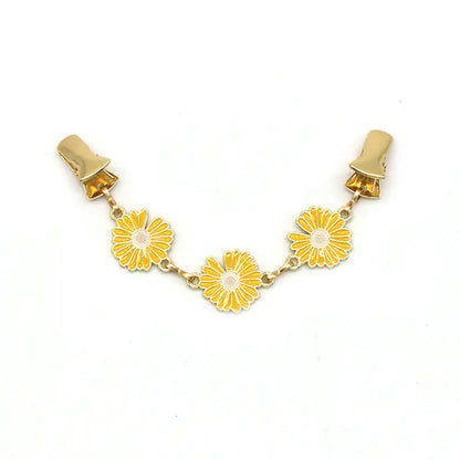 Daisy Brooch Pin with Alloy Scarf Clip for Fashion