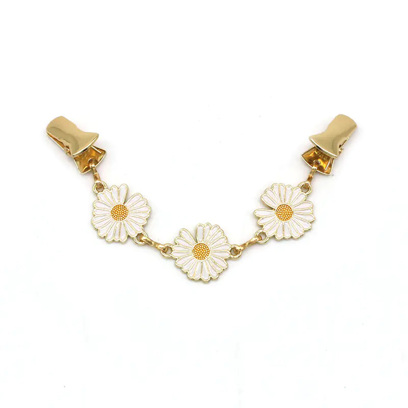 Daisy Brooch Pin with Alloy Scarf Clip for Fashion