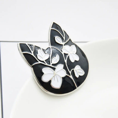 Eco-Friendly Alloy Fashion Cat Brooch with Enamel Finish