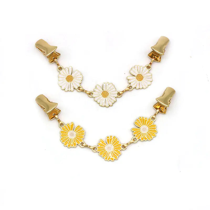 Daisy Brooch Pin with Alloy Scarf Clip for Fashion